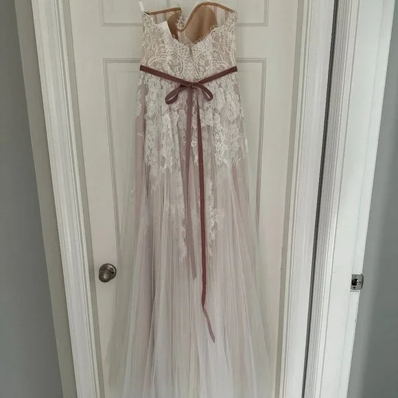 Willowby by Waters Geranium Wedding Dress - size 4, blush lining